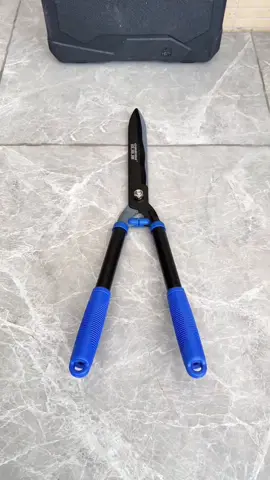 kéo cắt tỉa cây tiện lợi. #keocatcanh #xuhuong #giadungtienich 