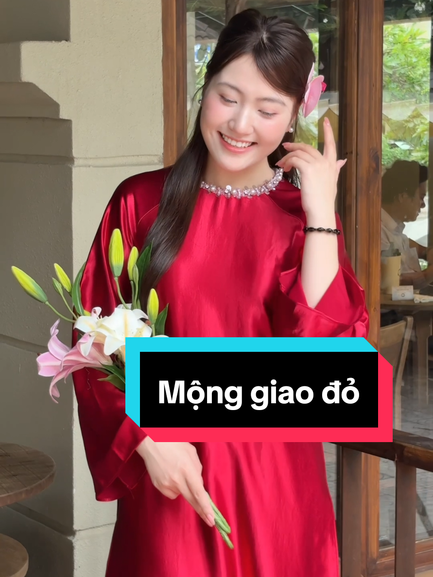Màu đỏ xinh, nổi bật và tôn da cho các chị em #aodaicachtan #viral #aodaivietnam #aodai #tiktok 