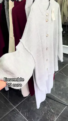 Ensemble gilets avec bouton pantalon 25 euro  #gilet #ensemble #outfit #liege #liege 