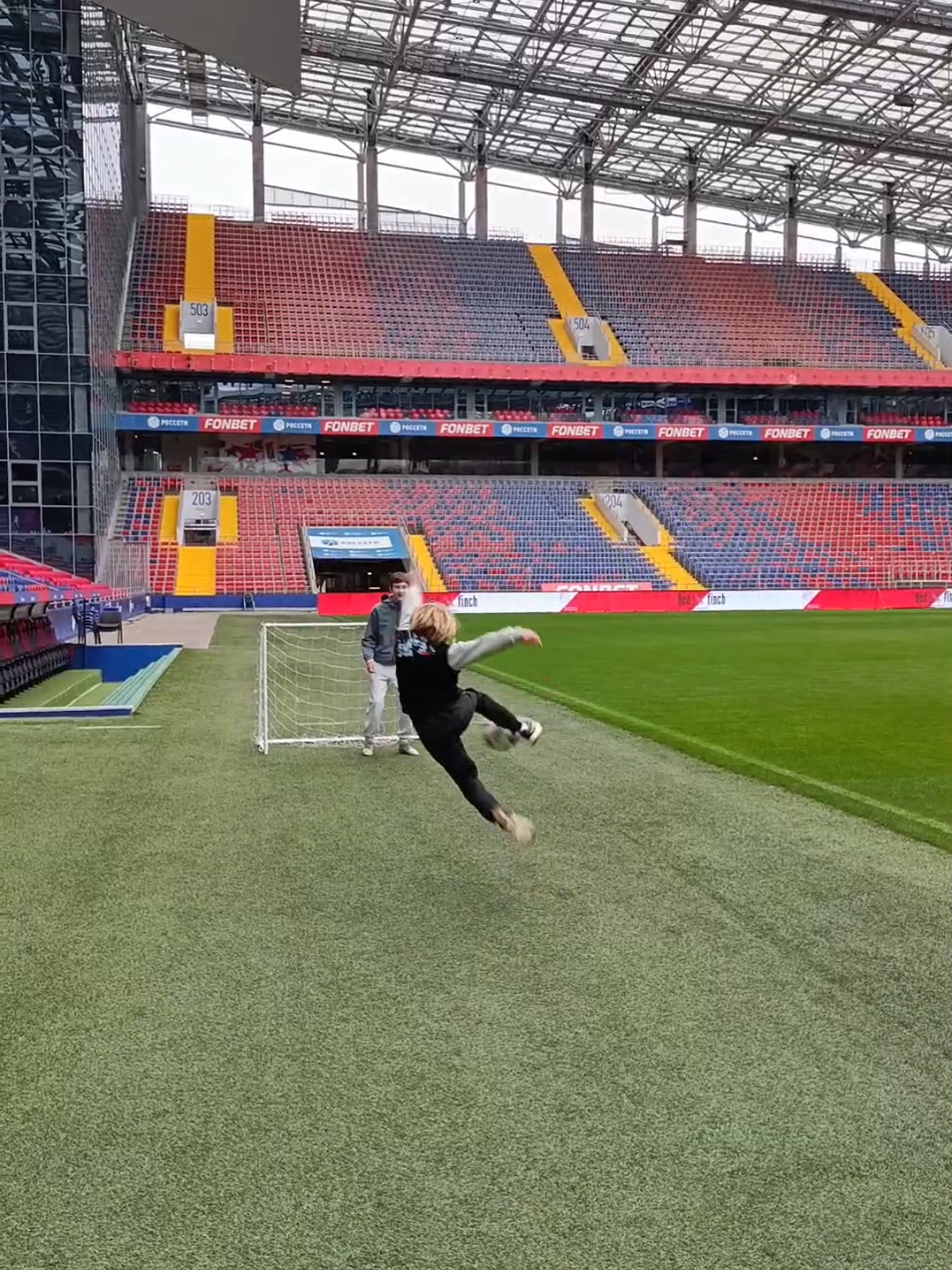 @ПФК ЦСКА🐴 #challenge #legend #shoot #football #челлендж #ronaldo #skil #messi #удар #recommendations #rec #футбол #рекомендации #goal #ball #гоша #neymar #кирилл #мяч #цска #стадион 