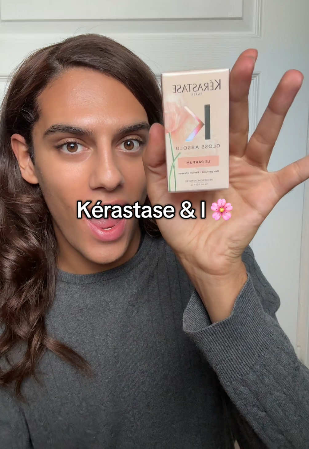 Kérastase’s new fragrance 🌸 @Kérastase #BeautyCrewKerastaseParfumGlossAbsolu #kerastase #kerastasefrance #enzowtm sponsored post 