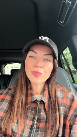 Hey book peeps. Can you help me out please? 😘🥰 📖 📕 📚 #BookTok #reading 