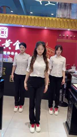 来，一起卡拉ok#舞台无处不在 #珠宝💎小姐姐 #卡拉永远ok