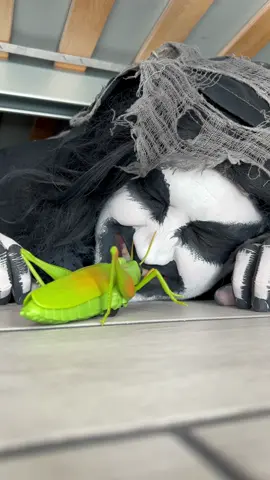 Monster needs help with bug 👻😂 #monsterundermybed #funnyvideo 