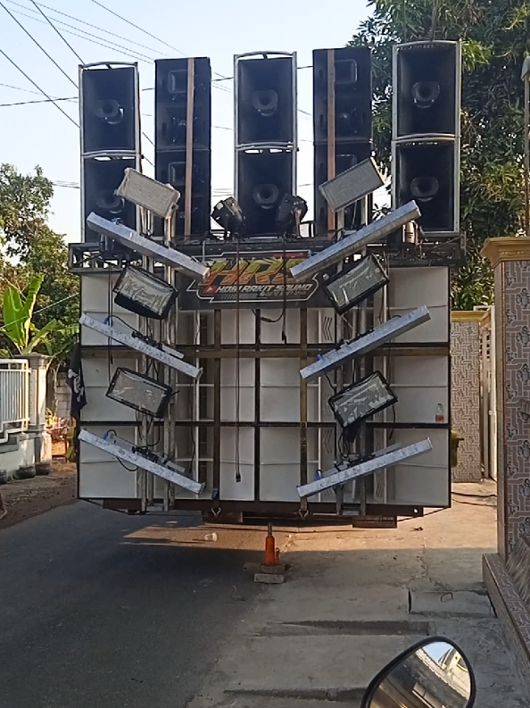 6 subwoofer berasa 12 subwoofer🔥@hobi_rakit_sound_kediri #soundsystem #soundsystemjawatimur #soundsystembattle #hrsaudio #fyp 
