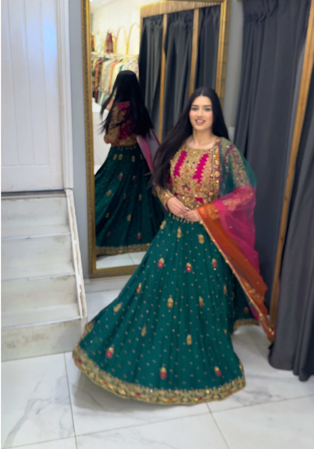 MOST BEAUTIFUL MEHENDI TOP AND LEHENGA STYLE OUTFIT BY 7AATRANG BRIDAL👀🤌🏻❤️#7aatrang #fyp #million #viral #bridal 