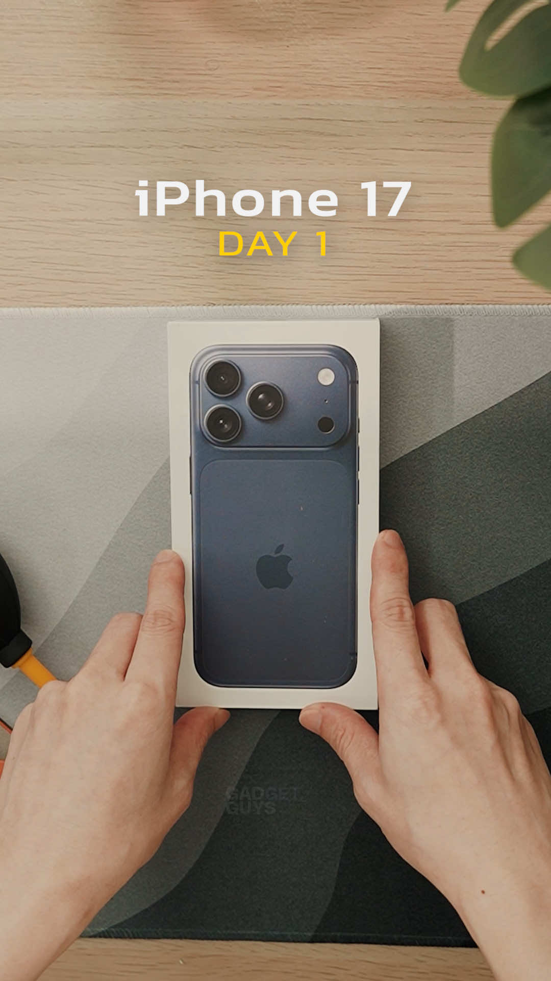 iPhone 17 Day 1 ตอนแรกเล็งสีดำ ไปมาสีน้ำเงินเฉยย คลิปนี้ความเห็นส่วนตัวกับภาพรวมหลังจากที่ได้ลองวันแรก ๆ ! . . #GadgetGuys #iPhone17 #iPhone #Apple #iPhone17Pro
