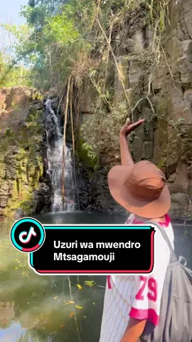 Randonnée 🥾🎒Uzuri wa mwendro on a découvert #mtsangamouji avec ses belles 🥰 cascades #rando #decouverte #mayotte976🇾🇹🌴🤣foryoupage #marche 