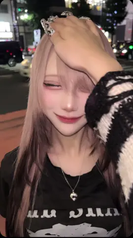 撮影者の爪が長すぎる 