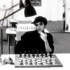 He has no rights to leave pragg traumatized like that😭. #daniildubov #chess #chesstok #blowthisup #fyp 