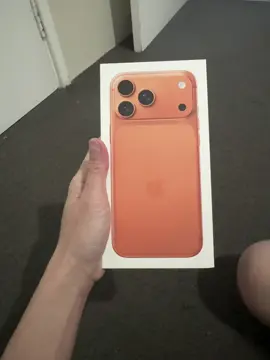 😆😆😆😆 đi làm về có người tặng cho cái đt hết mệt 🤪