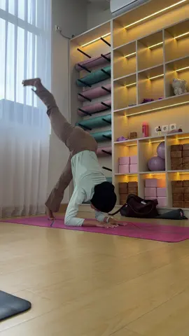 Inversions of the Week🤗 #yoga #yogagirl #yogatok 