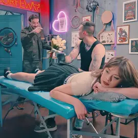 Boyfriend helps girl tattoo her lover's name #ihoanduran #baseballupdates #SportsNews #MessiOnTikTok #BaseballUpdates 