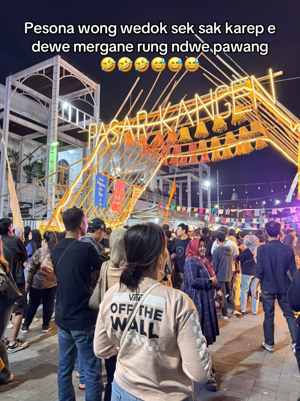 Gak pinya ayang gpp yang penting punya uang 😅😅