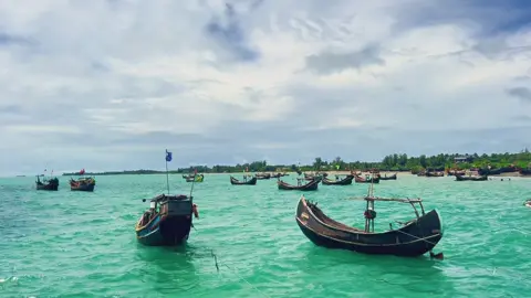 Saint Martin's Island is Bangladesh's sole coral 🏝️ island 🚤🛳️ most beautiful pictures of nature in the 🌍 whole#foryoupage #foryou #bangladesh🇧🇩 