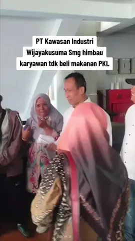 PKL Melawan Kebijakan BUMN PT Kawasan Industri Wijayakusuma Semarang yang mengimbau Para Karyawan Perusahaan Tidak Membeli Makanan dan Minuman Milik Pedagang Kaki Lima( PKL) kililing.#agustinwilujeng #komnasham #rakyatkecil #demo #walikotasemarang 