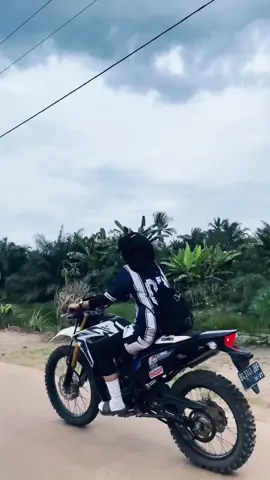 biru nya cinta💙#CapCut #crf150l #fyp #xbcyza #fyppp 