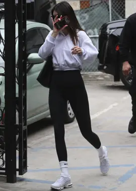 her gym fits🖤🫠#kendalljenner #SuperModel #foryoupage #fyp 