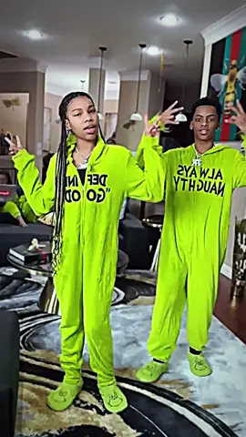 Dance with me #tiktok #fyp #viral #foryou #dancer 