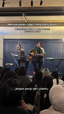 Gile emang suara lu @morad . Ada yang inget ini soundtrack film apa? Dilantunkan dengan gagah oleh idola kami, Bang Anda. Menghitung Hari 2 (2006) Dipopulerkan oleh Anda Perdana Diciptakan oleh Melly Goeslaw #BilalIndrajaya #Morad #MenghitungHari2