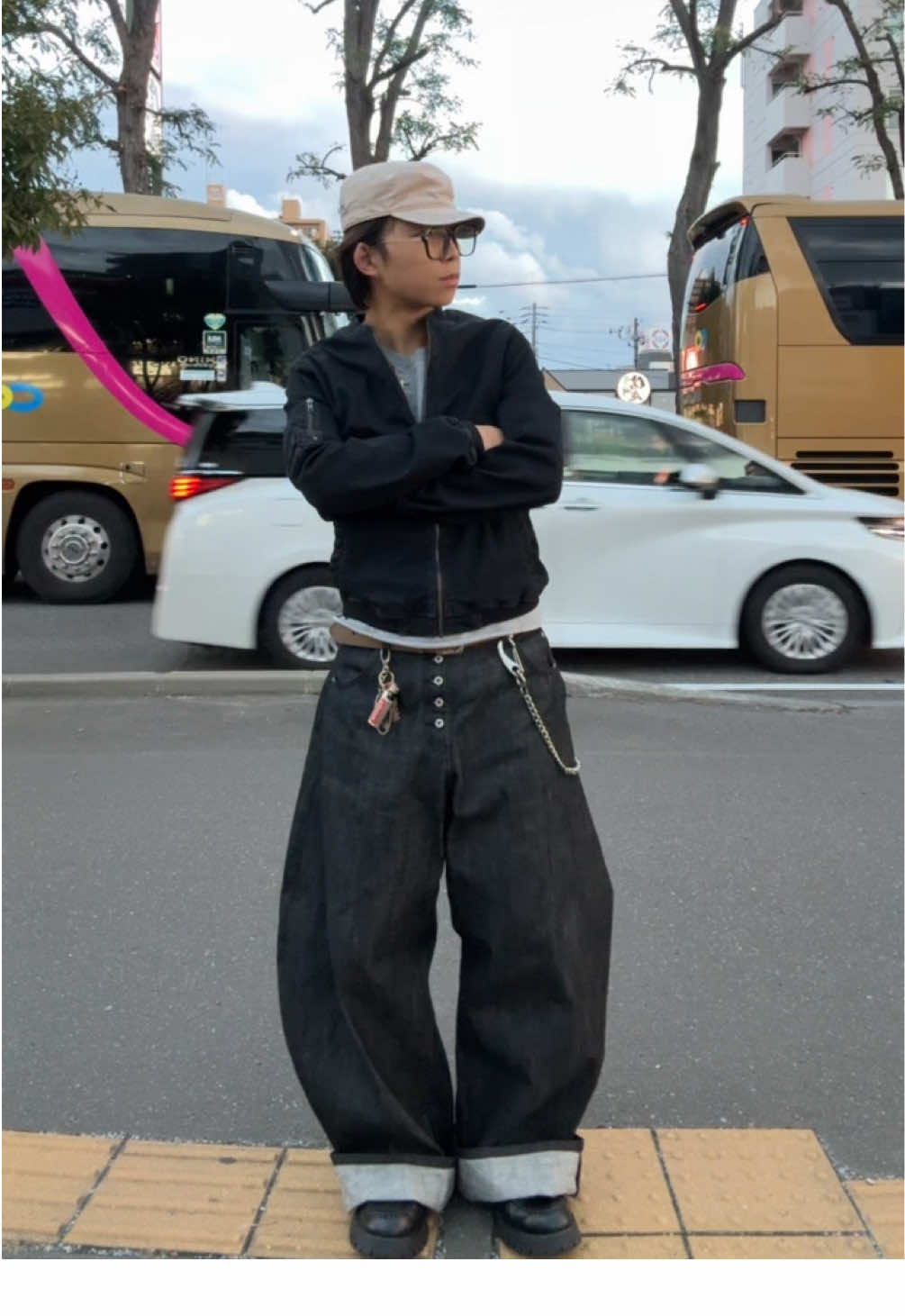 Outfit check 💫🏴 I love simple outfits, like an all-black style 🖤 @PEOPLESENSE  #outfitcheck #streetwearoutfits #styletips #outfitinspo #海外ストリート 