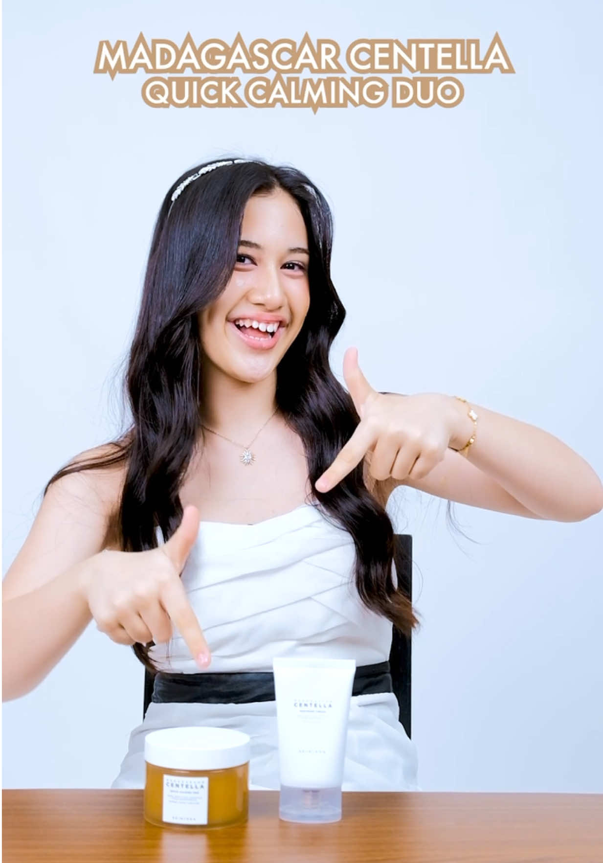 Rekomendasi skincare yang bikin kulit kalian nyaman dan tenang, Aku suka banget sama produk ini, bikin kulitku lembab dan ngga kering~ Auto glowing dan kalian harus coba.  #SKIN1004indonesia #kulitlembab #glowskin  #koreanskincare #koreansheetmask        @SKIN1004  @SKIN1004 US 