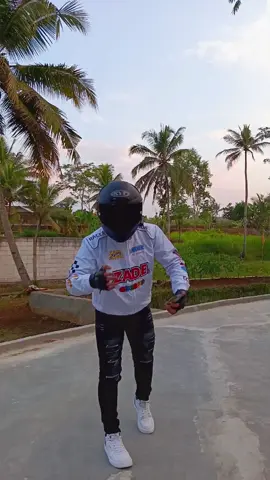 se asik gini euy single boy😋🔥cek outfit keranjang kuning di video sebelum nya guys🤩🤩🙏 #viral #dutajoged #ugetaaboy #aaboy #fyp 