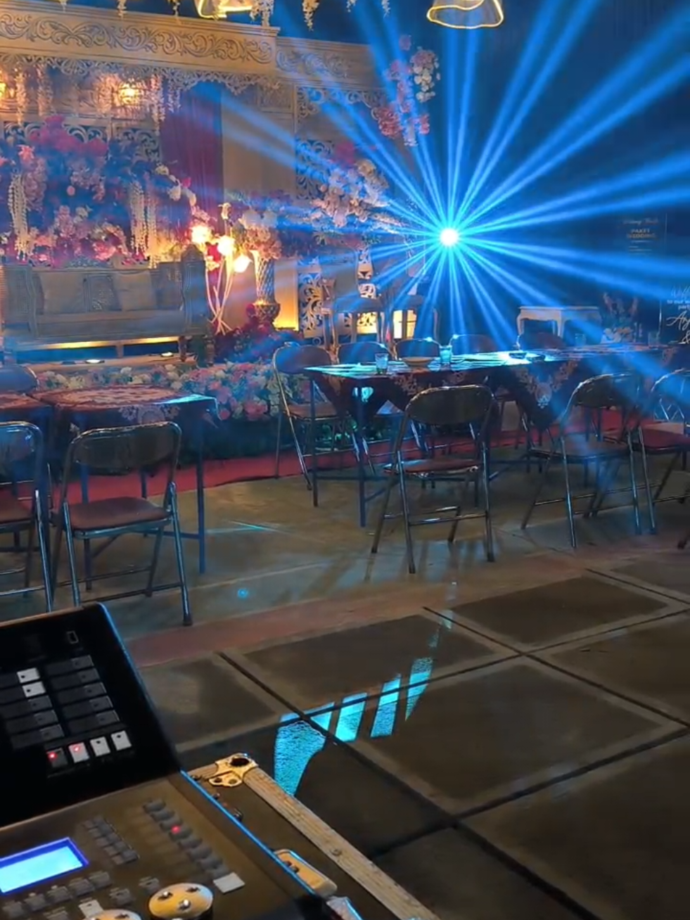 jangan lewatkan momen bahagia kalian  yuk konsultasi weddingmu bisa dm atau komen yaa😉 #wedding #lighting #yogyakarta 