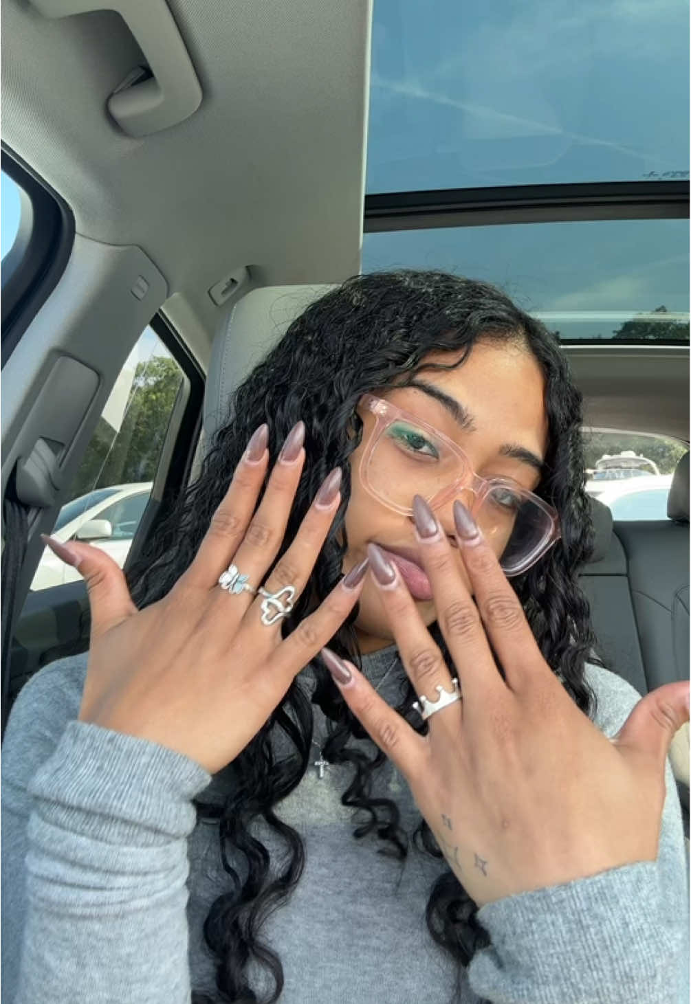 Comment if almond or square is better🥲 kinda wish I kept the almond shape #fyp #nails #almondnails #squarenails 