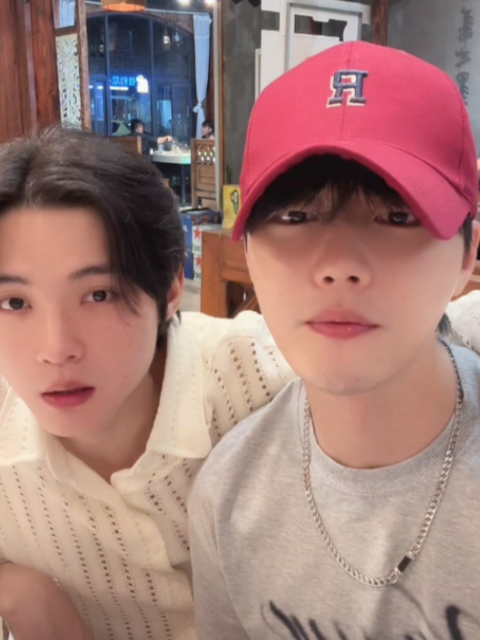 27.9.25 Ampe tengah mlm da masih di lokasi syuting tenaga blm komplit Ampe keserimpet² jlnny bang hati². have fun sama circleny ya bang tp jgn ajak qiqi ma zouming mrka lagi sibuk syuting #duyafei杜亚飞 #duyafei #杜亚飞 #aktorchina #douyin抖音 