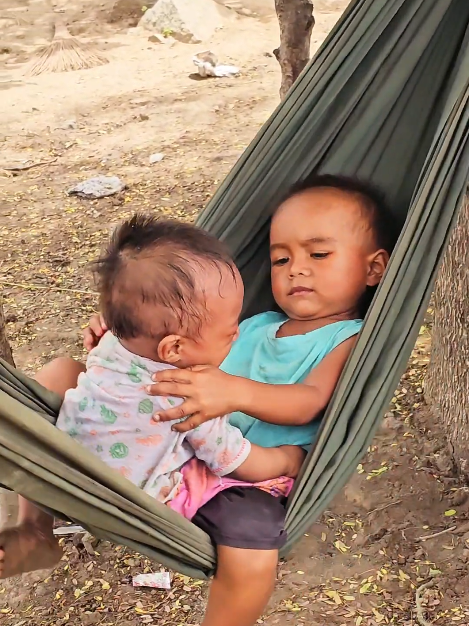 Thương Con Quá Mới Lớn Phải Trông Em  #thiệnnguyện #vùngcao #thảođưatinvlog #