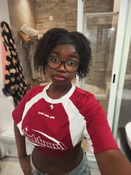 🙍🏾‍♀️