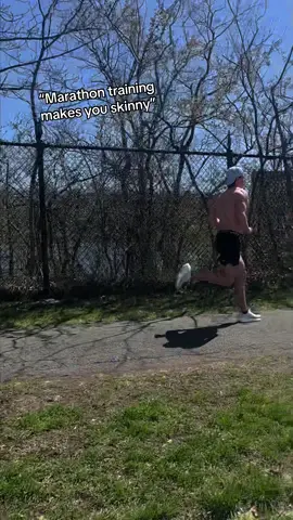 Everyone says marathon training kills your muscle, lowers your test levels and ruins your physique. Here’s the truth ⬇️ I run 20-30+ miles a week most of it in zone 2 (Heart rate @ 130-150 beats per minute)  That’s the sweet spot for building endurance without losing strength or muscle.  Pair it with smart lifting and you’ll get the best of both worlds.  Don’t buy into the “cardio kills gains” lie. Learn to structure your training weeks with efficiency.  DM me “BUILD” for a free blueprint on how to structure your week properly.  #Running #muscle #lifting #progress #workhard      