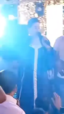 مد ايدك من تحت الفوطه ادرسها جلسة مظبوطه😂😂@الفنانه اسيا🎤🪗🎹 #fyyyyyyyyyyyyyyyy #trend 