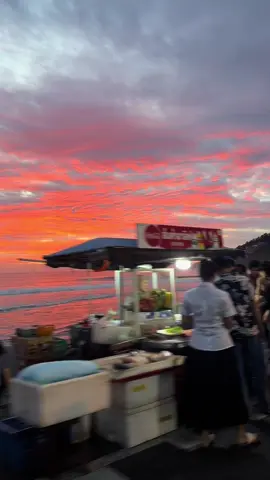 #ภูเก็ต #ภูเก็ตเด็ดทั้งเกาะ #หาดกะหลิมภูเก็ต #🌈☀️🏖️🌅 ของกินอร่อยๆ📌