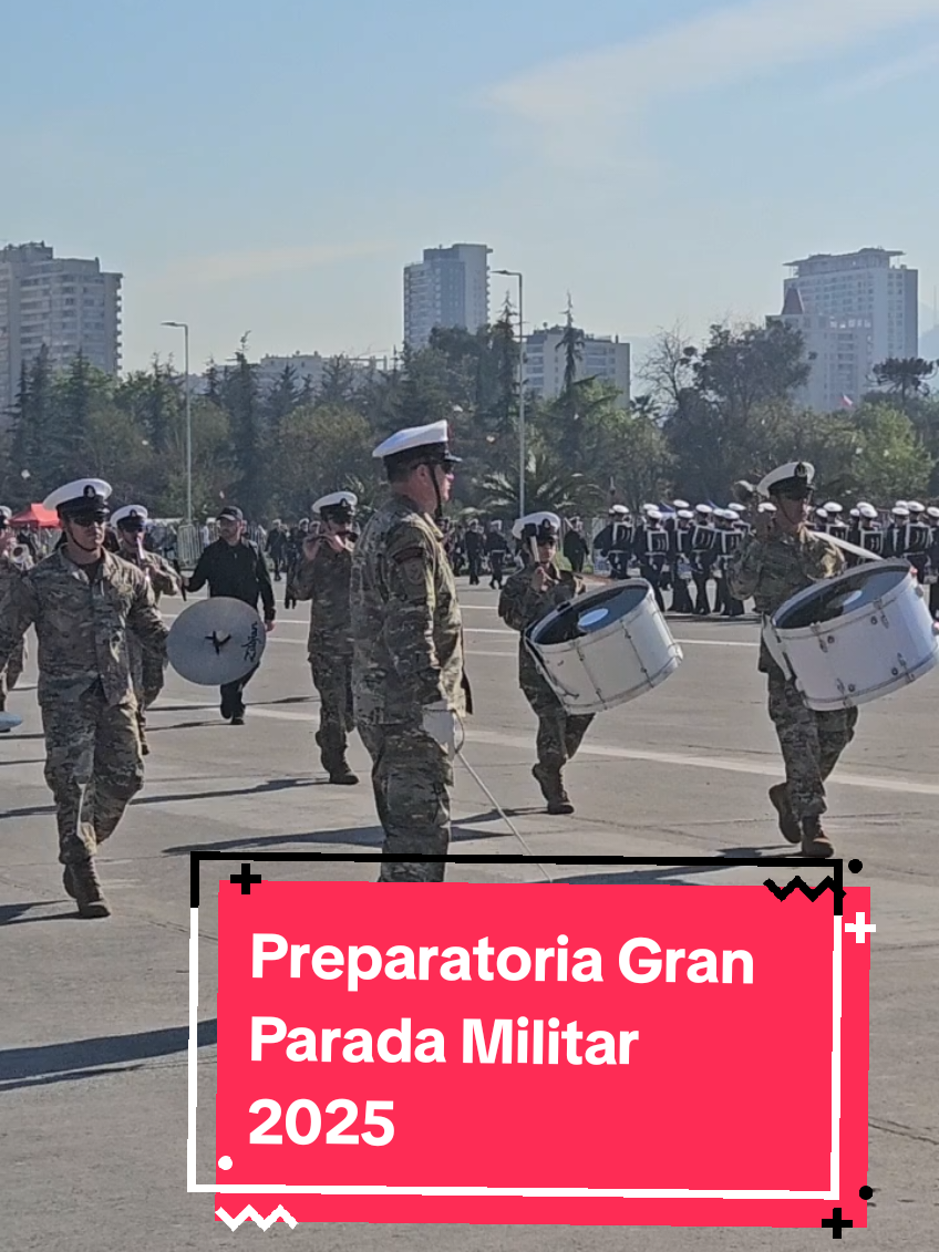 🇨🇱Tuve el honor de ser invitado a la #GranParadaMilitar  2025 en honor a las #GloriasDelEjército de #Chile @ejercito_chile a quienes agradezco la invitación para documentar tan importante actividad 