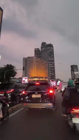 pusing2 dikit mah wajar  #drivergojek #ojoljakarta #ojolviral #ojoltiktok #ojolslow 
