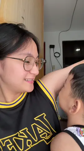 Di mabubuo ang araw nya ng hindi nya naamoy underarm ko🥹