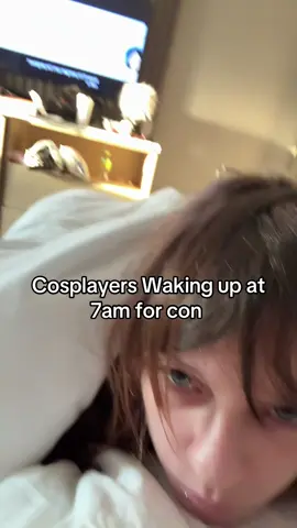 Is this what rooming with cosplayers is like ?? #ramencon2025 #cosplayer 