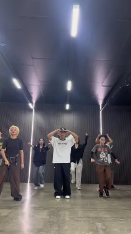 Beginners Hiphop Dance Class with Coach @Arvin Bate!  #beginners #xebu #xebudancestudio #dance #fyp 