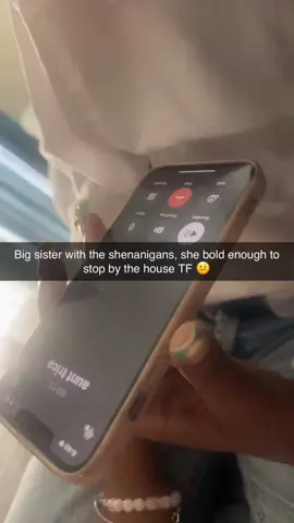 Big sister was about to turn around to come sign that paper 🤦🏾‍♀️ pulling tete card😞   Mommas and tete’s leave a like and a comment  #foryoupage 