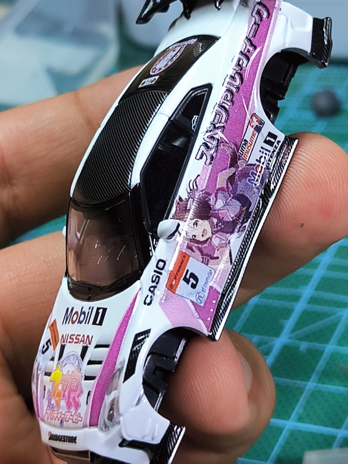 Kita belajar pasang2 decal itasha di Nissan R35 Top Secret dari brang inno64 , cocok banget ya ternyata 😘😘 #itasha #inno64 #diecast64 #r35gtr #nissangtr 