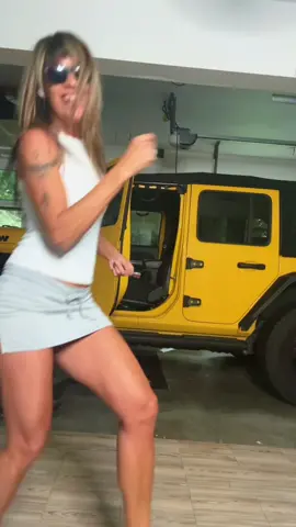 Nothing beats an 80s groove for this Rock & Roll girl 🎶 Happy Saturday y’all! Let’s dance… 🌻#rockandrollgirls #johnfogerty #genxdance  #80svibes  #feelgoodgroove 