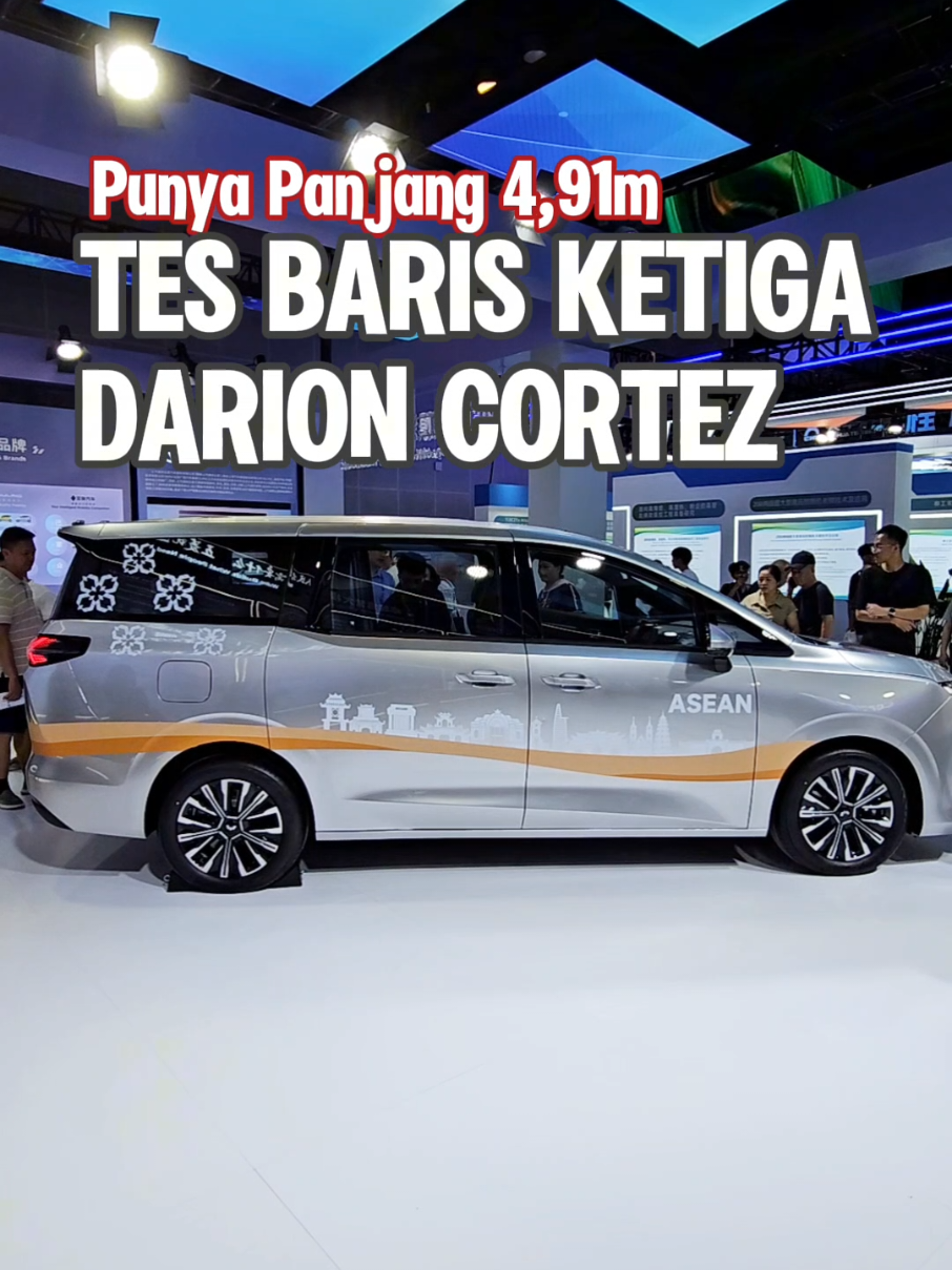 Baris ketiga Wuling Darion Cortez diluar dugaan, masih aman dan nyaman buat om yang tingginya sekitar 176cm. . Nanti kalo mobilnya udah resmi di Indo, kalian wajib cobain duduk di baris ketiganya. . #mobilkeluarga #mobilbaru #wulingindonesia #mobilmpv #mpv 