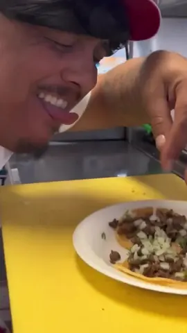When DoKnow Pulls up for tacos #tacos #comedy #jajaja #humor 