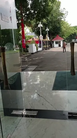# semoga dapat berkah nya. Oma Kunjung ke istana negara