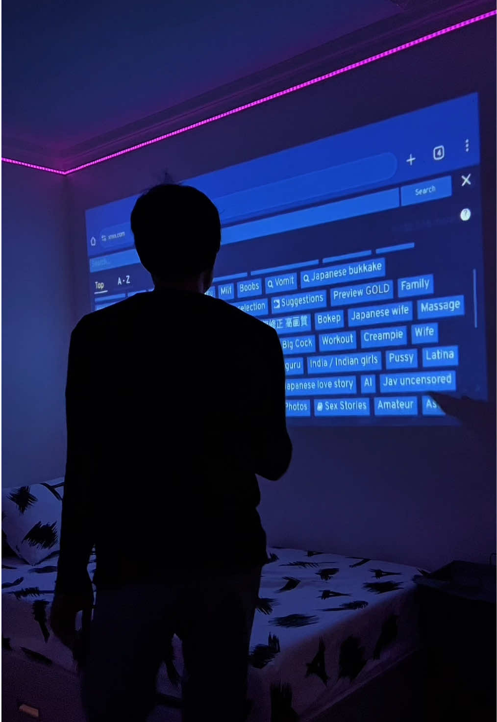 Malam minggu dirumah aja, ngerakit bioskop mini dikamar pakai smart proyektor android xgody gimbal 3 😍 #smartproyektor #proyektorandroid #proyektorandroidmurah #smartprojector #bioskopmini 