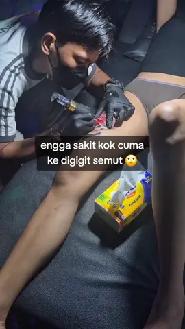 engga sakit ko🙄#tattoo 