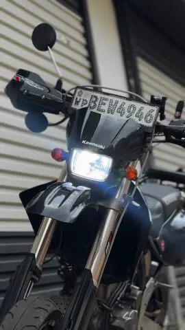 අහිමි ඇස් දෙක මාගේ..🤍#kawasaki #dtracker250 #dtracker #bew4946 #supermoto #black🖤 #matale #viralvideo #trending #fyp #onemillionaudition #srilankan_tik_tok🇱🇰 