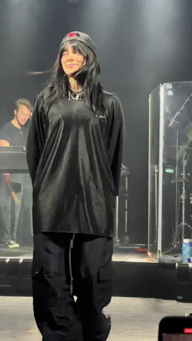 pretty @BILLIE EILISH 💕